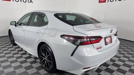 2022 toyota camry se