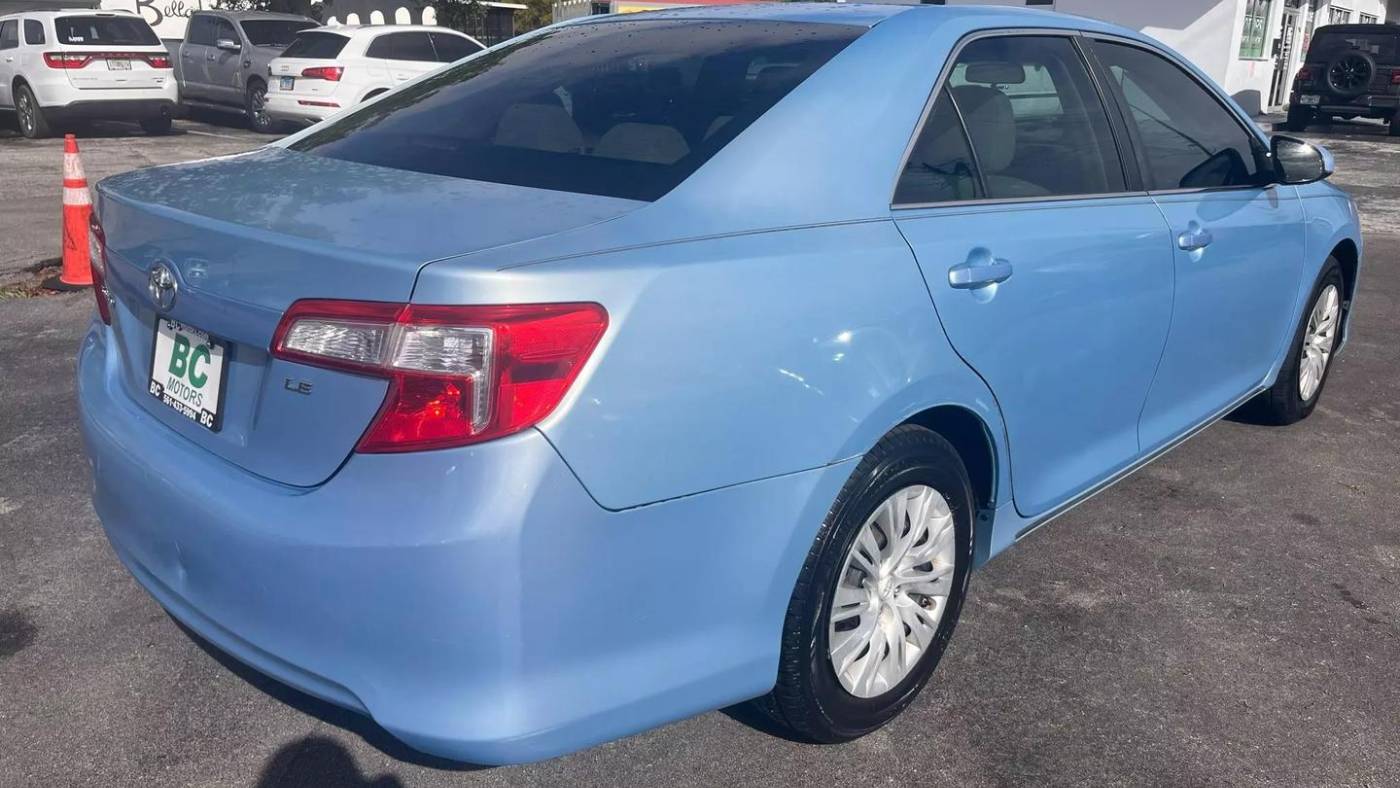 2013 toyota camry le