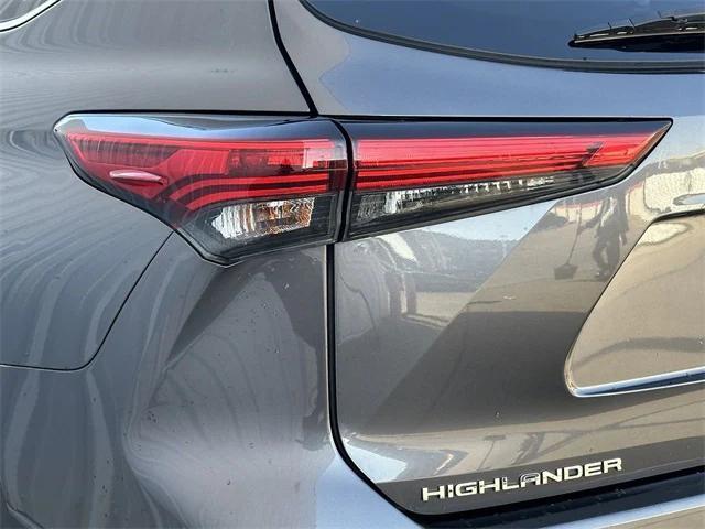 2022 toyota highlander xle