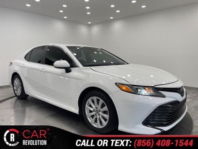 2020 toyota camry le
