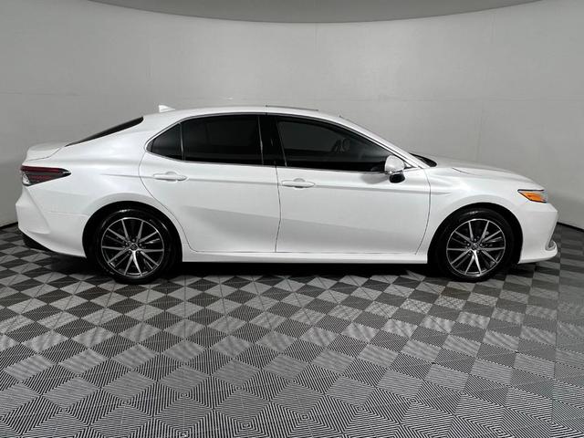 2023 toyota camry hybrid xle