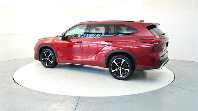 2021 toyota highlander xse
