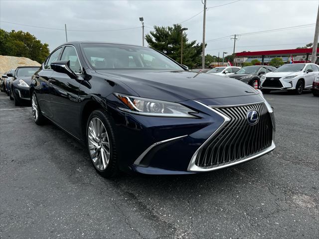 2021 lexus es 300h luxury