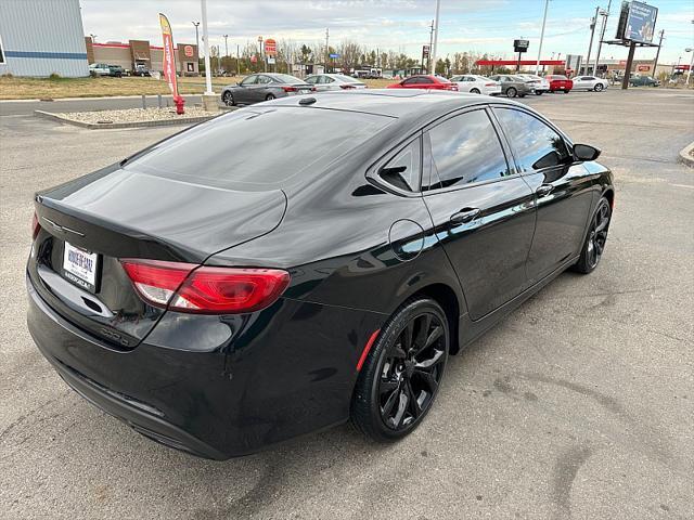 2016 chrysler 200 c