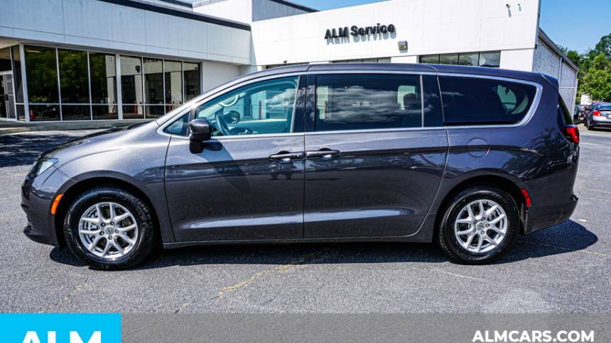 2022 chrysler voyager lx