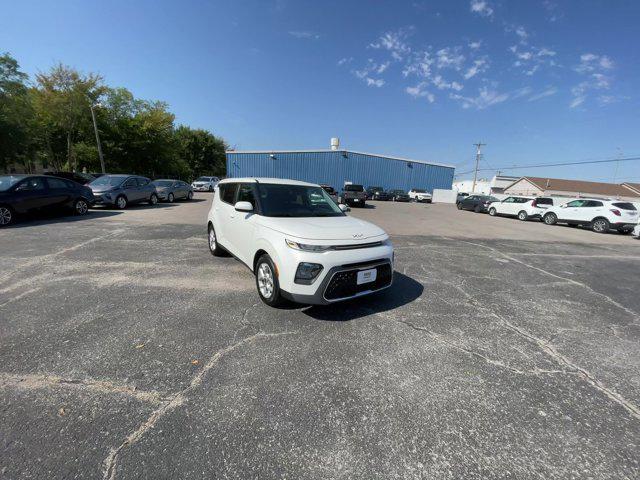 2022 kia soul lx
