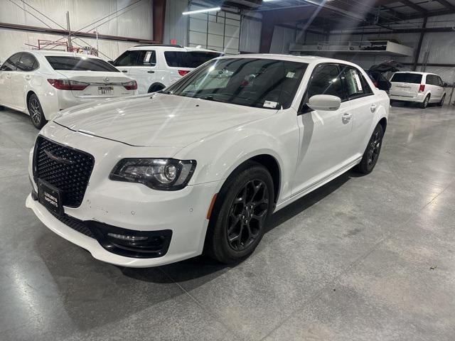 2022 chrysler 300 s