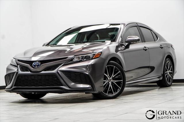 2022 toyota camry se