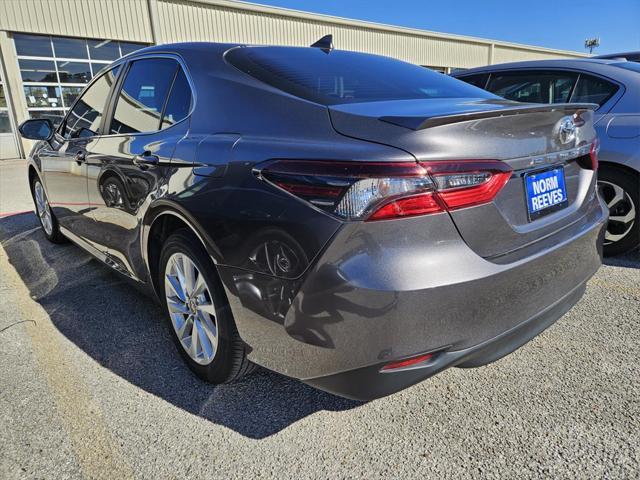 2023 toyota camry le