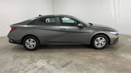 new 2025 hyundai elantra se