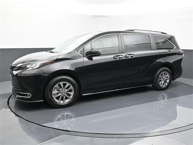 2023 toyota sienna xle 8 passenger