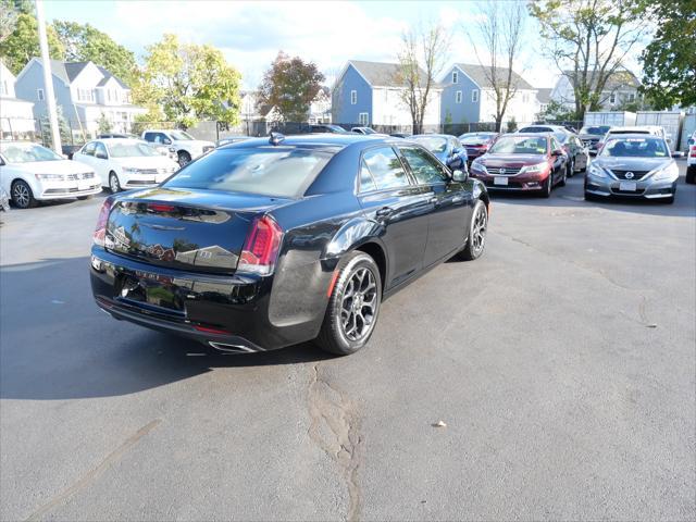 2022 chrysler 300 touring