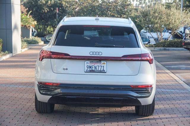 2024 audi q8 e-tron premium plus
