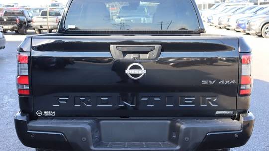 2023 nissan frontier sv