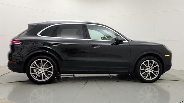 2024 porsche cayenne base
