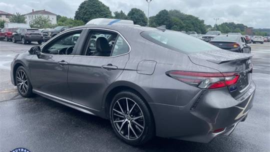 2022 toyota camry se