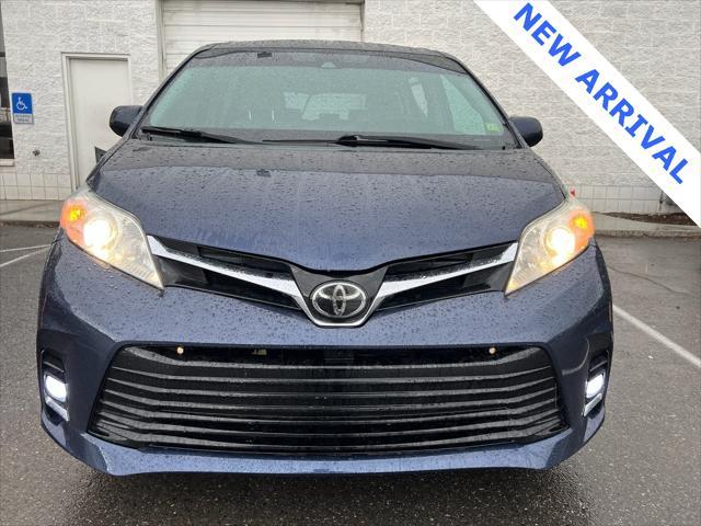2018 toyota sienna le