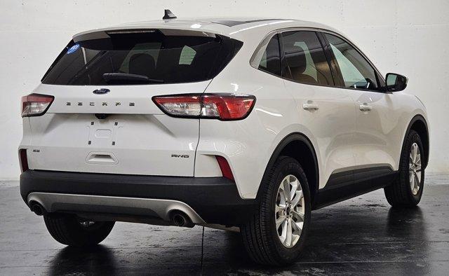2021 ford escape se