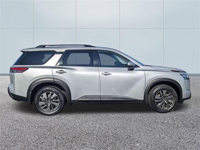 2022 nissan pathfinder sv