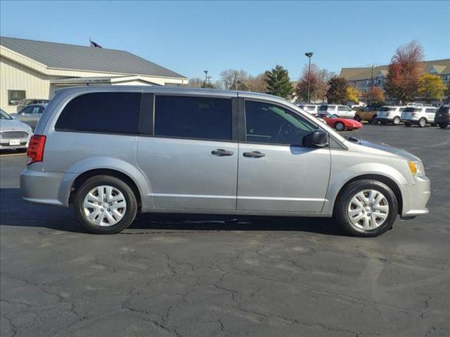 2019 dodge grand caravan se
