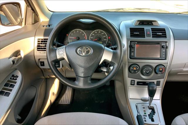 2013 toyota corolla le