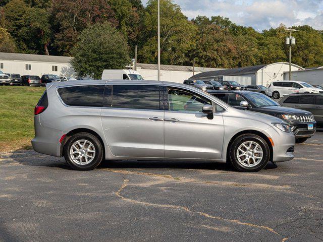 2020 chrysler voyager lx