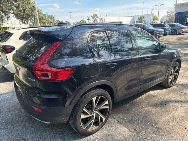 2020 volvo xc40 t5 r-design