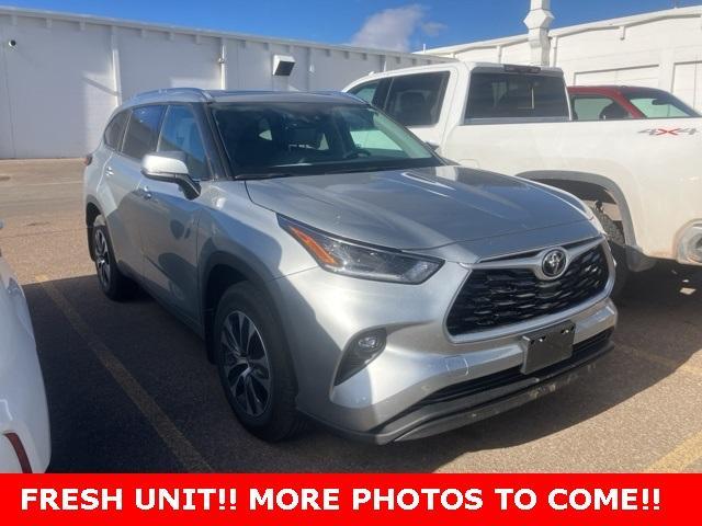 2021 toyota highlander xle
