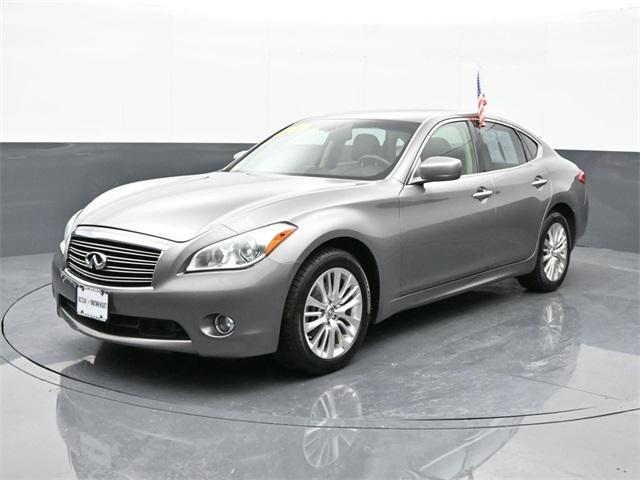 2012 infiniti m56x base
