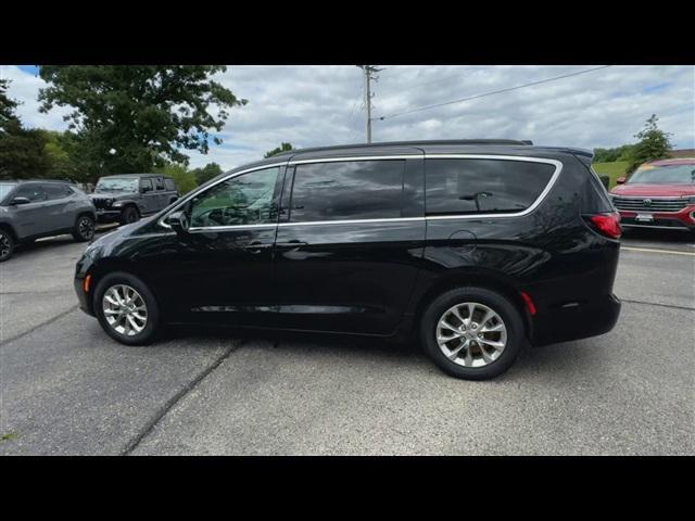 2022 chrysler pacifica touring l