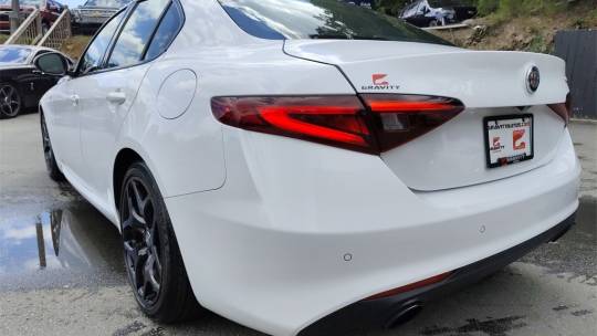 2022 Alfa Romeo Giulia