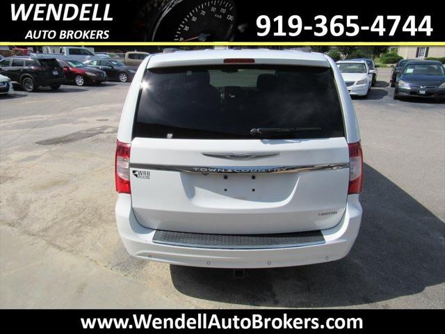2014 chrysler town & country limited