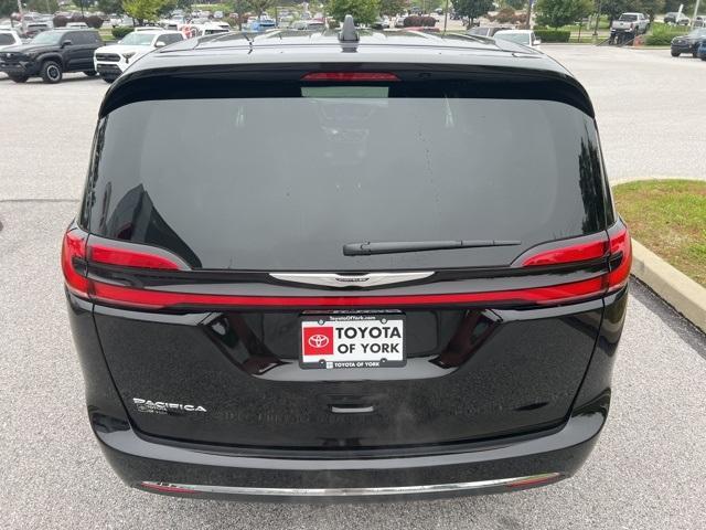 2024 chrysler pacifica touring-l