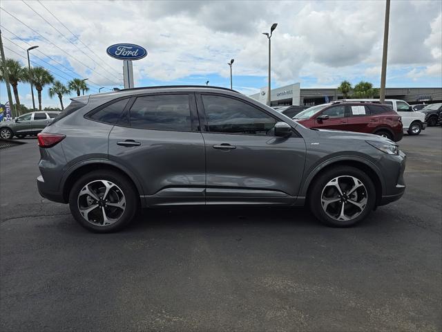 2023 ford escape st-line select