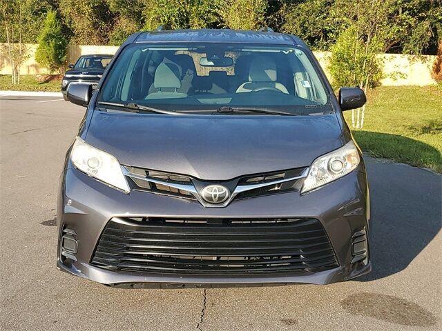 2020 toyota sienna le