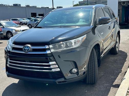 2018 toyota highlander hybrid in co bluffs, iowa