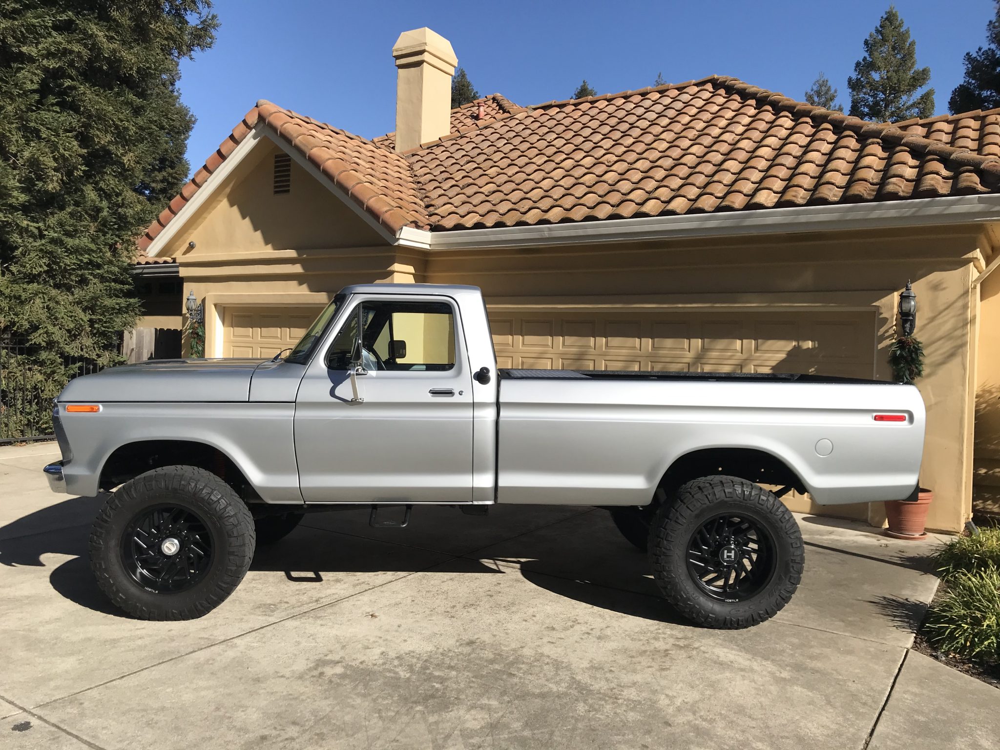 1974 ford f-250 ranger 4×4 5-speed
