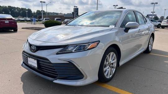 2023 toyota camry le