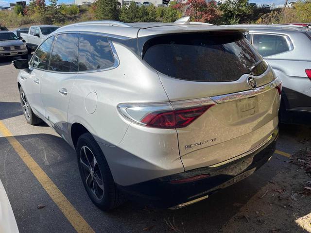 2022 buick enclave essence