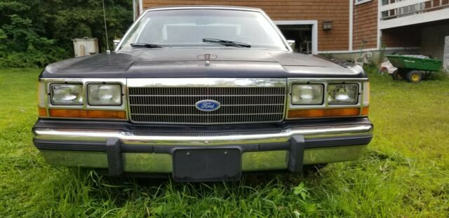 1990 ford ltd crown victoria