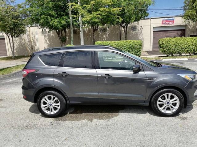 2017 ford escape se