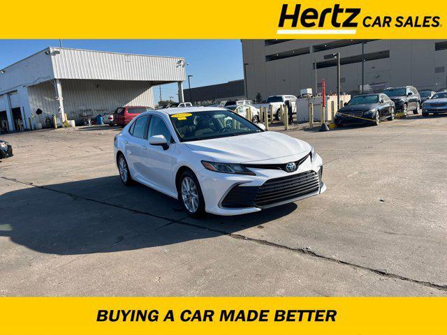 2021 toyota camry le