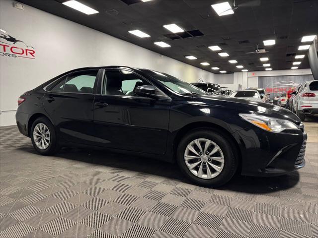 2016 toyota camry le