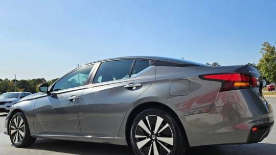 2022 nissan altima 2.5 sv