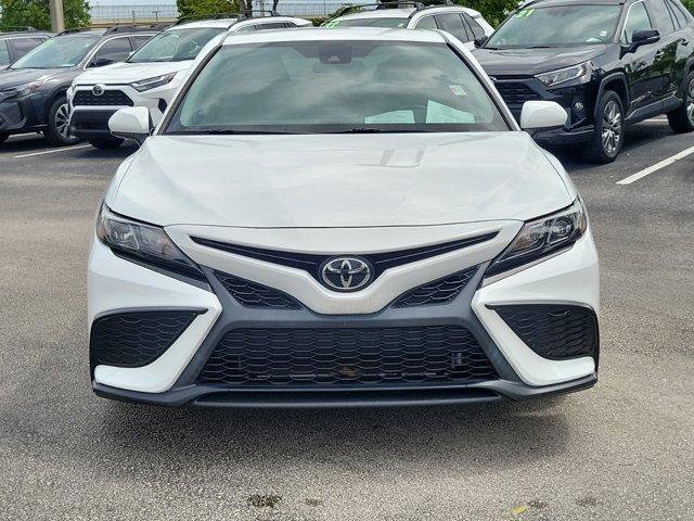 2021 toyota camry se