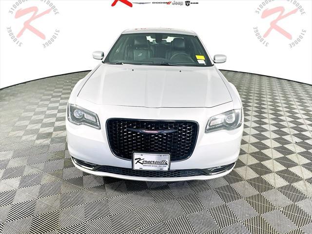 2023 chrysler 300 s