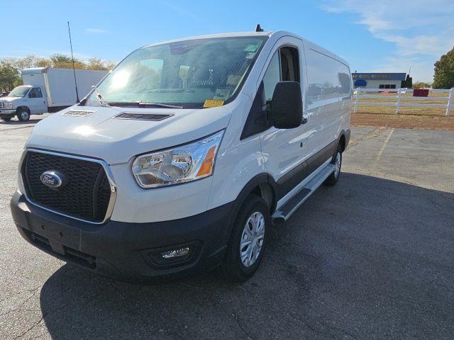 2022 ford transit-250 base