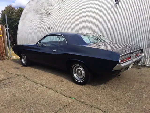 1971 dodge challenger 318 base model, solid car, runs good, clean title !