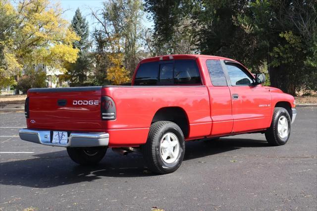 1997 dodge dakota base