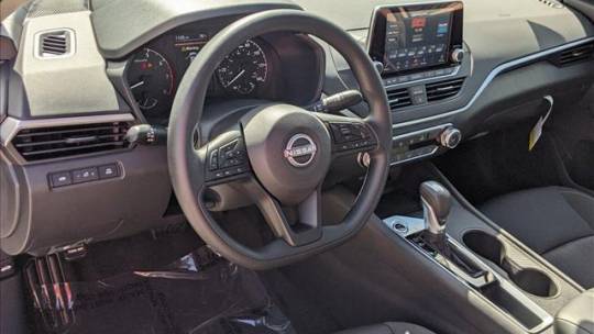 2025 Nissan Altima